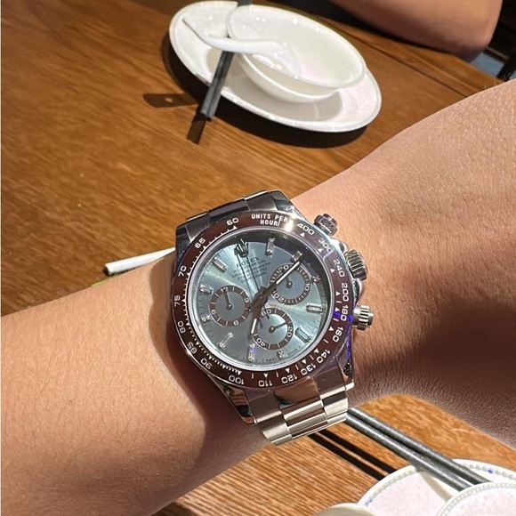 Billie Chronograph Watch in Silver